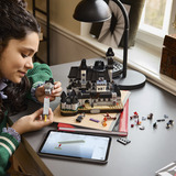 LEGO Wednesday Nevermore Academy, Bygge legetøj 
