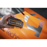 DEWALT Batteridrevet slagboremaskine DCD85MM2T, 18 volt, i McLaren-design, Bore-/ skruemaskine grå/Sort