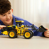 LEGO Technic Volvo L120 Electric-gummiged, Bygge legetøj Byggesæt, 9 År, Plast, 973 stk, 1,36 kg
