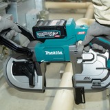 Makita Batteri båndsav PB002GZ XGT, 40 Volt Blå/Sort