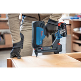 Bosch Batteridrevet træhæftemaskine GTH 18V-38 2M Professional solo, 18Volt, Elektris hæftemaskine Blå/Sort