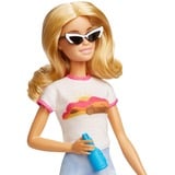 Mattel Dreamhouse Adventures Barbie-dukke og tilbehør, "Malibu" rejsesæt med hundehvalp og over 10 dele inklusive funktionel kuffert "Malibu" rejsesæt med hundehvalp og over 10 dele inklusive funktionel kuffert, Mode dukke, Hunstik, 3 År, Pige, 294 mm, 300 g