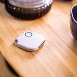 Shelly Blu Button1, Knappen Hvid