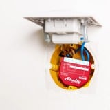 Shelly Wave 1 PM, Relay Rød