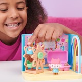 Spin Master GDH PYS DeluxeRoomSetCraftRoom GML, Baggrund Gabby's Dollhouse GDH PYS DeluxeRoomSetCraftRoom GML, Action/Eventyr, 3 År, Flerfarvet