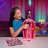 Mattel HYT72, Dukke 