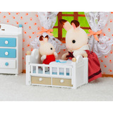 EPOCH Sylvanian Families - Chokoladehare baby med babyseng, Bygge legetøj 