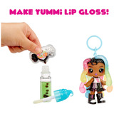 MGA Entertainment Yummiland Lip Gloss Doll Sour Sweeties - Sasha Sourworms, Dukke Minidukke, Hunstik, 4 År, Dreng/Pige, Flerfarvet