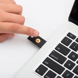 Yubico YubiKey 5 NFC, Sikkerhedsnøgle Sort/Guld