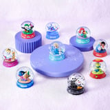 ZURU Mini Brands - Create Disney Snowglobe, Klippe og klistre Mini Brands Mini Snow Globe Disney Capsule Series 1, 3 År, Disney, Flerfarvet