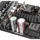 Thermaltake PS-TPD-0750F3FAGE-1 enhed til strømforsyning 750 W 24-pin ATX ATX Sort, PC strømforsyning Sort, 750 W, 100 - 240 V, 900 W, 50/60 Hz, 10 A, Aktiv
